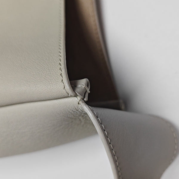 LE 5 À 7 Small Calfskin White