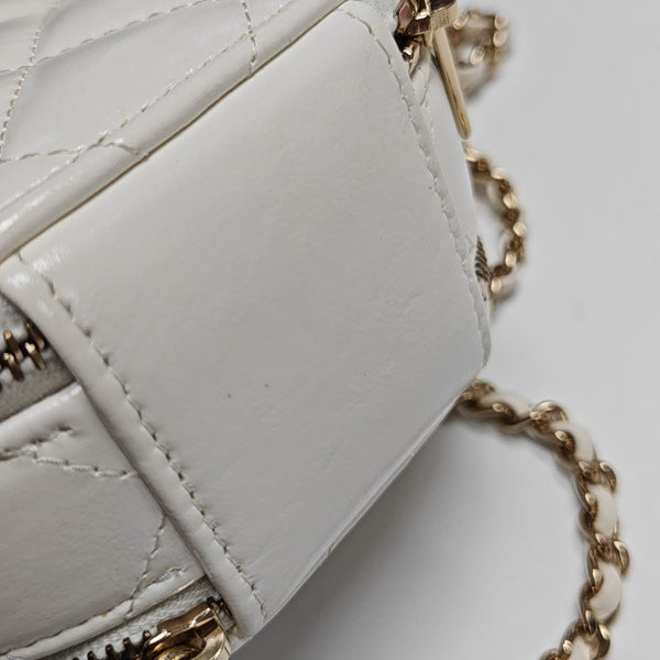 ROUND Quilted Lambskin White