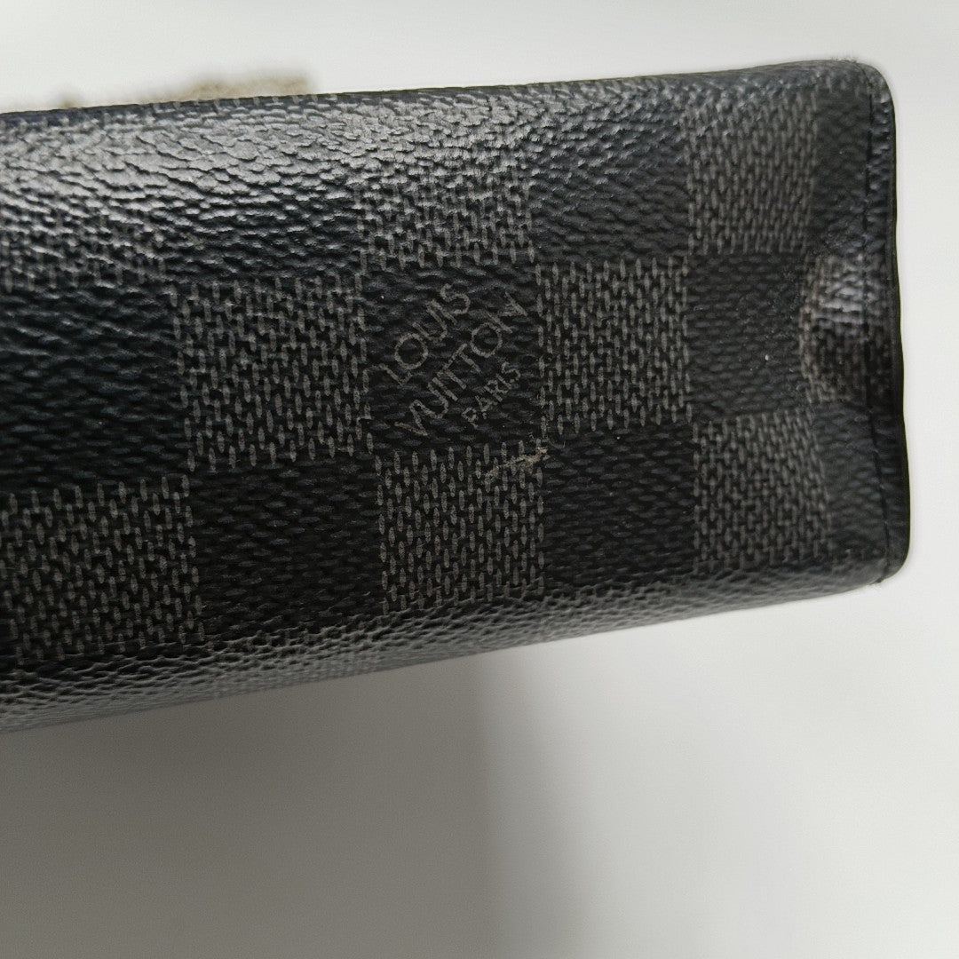 Pochette Voyag MM Damier Graphite Coated Canvas Gray