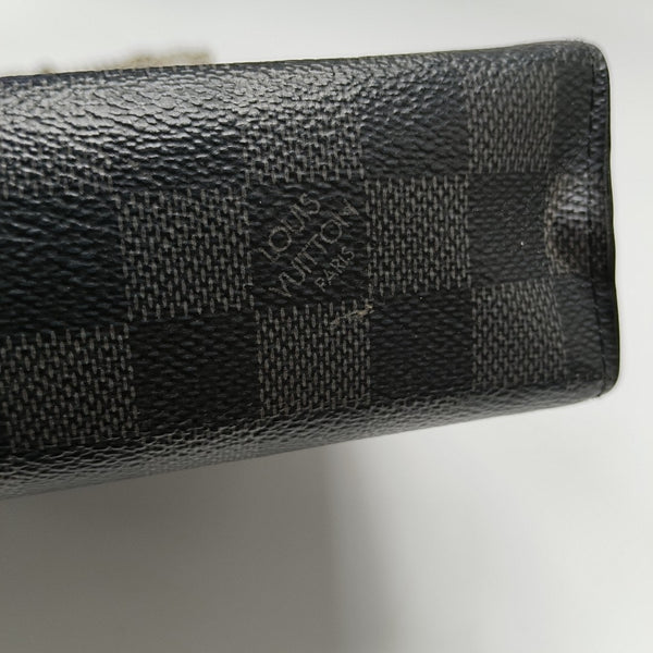 Pochette Voyag MM Damier Graphite Coated Canvas Gray