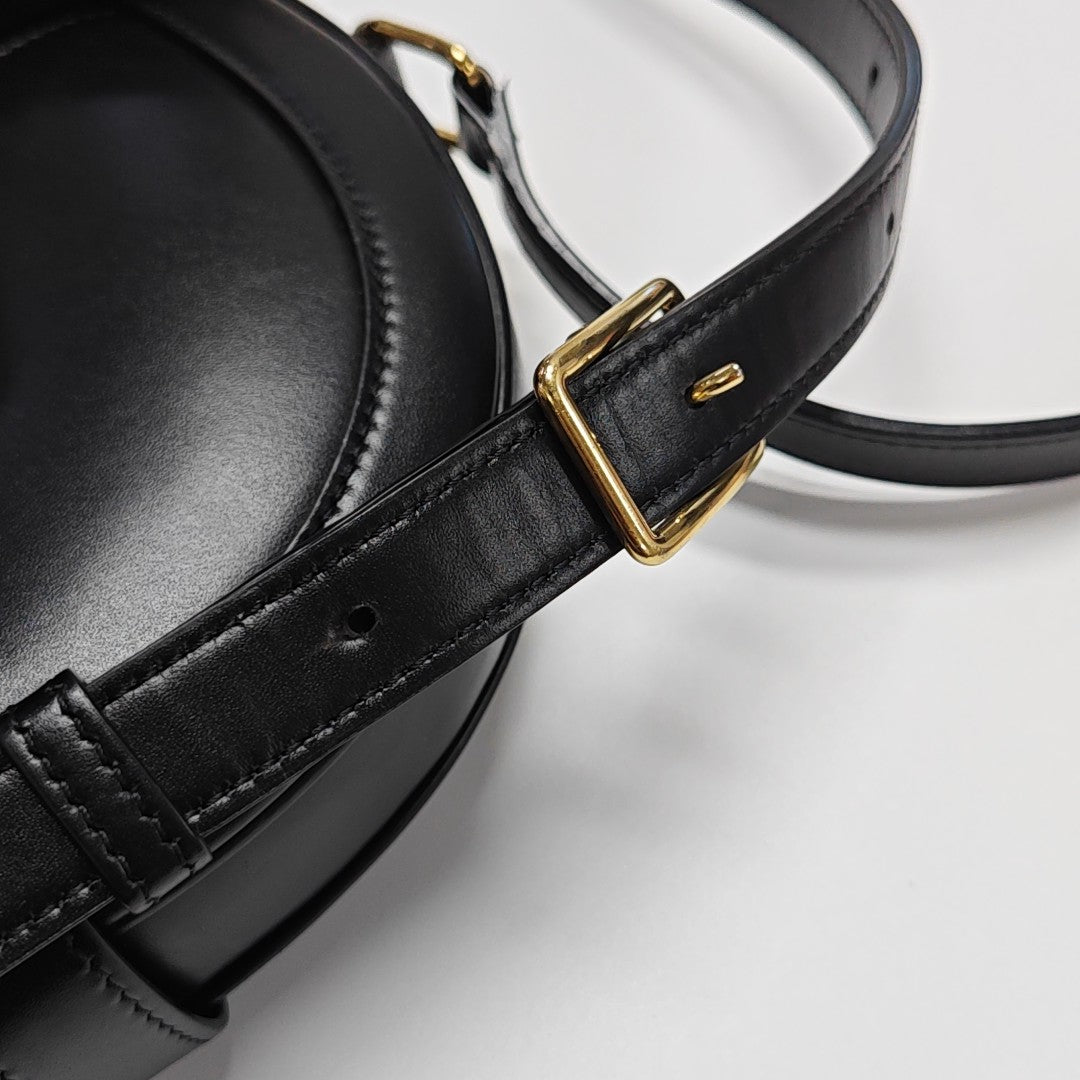 16 Small Calfskin Black