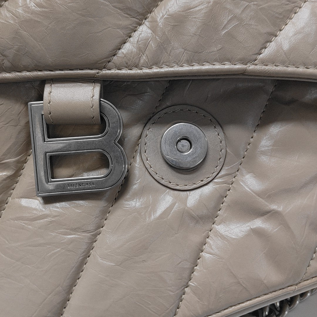 Crush Medium Quilted Calfskin Beige