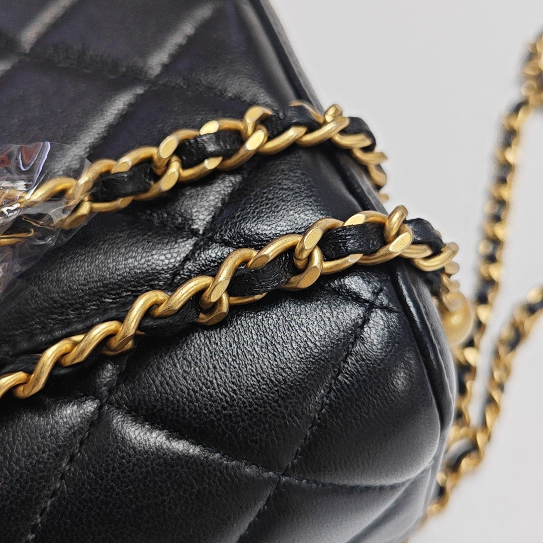 VANITY CASE Small Quilted Lambskin Black