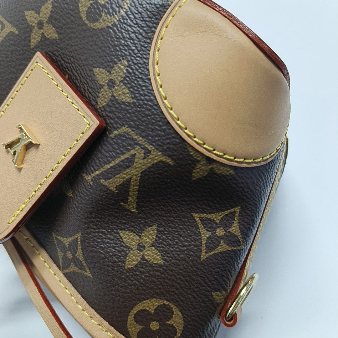 NOÉ Monogram Coated Canvas Brown