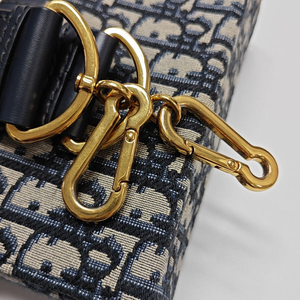 30 Montaigne Mini Oblique Canvas Blue