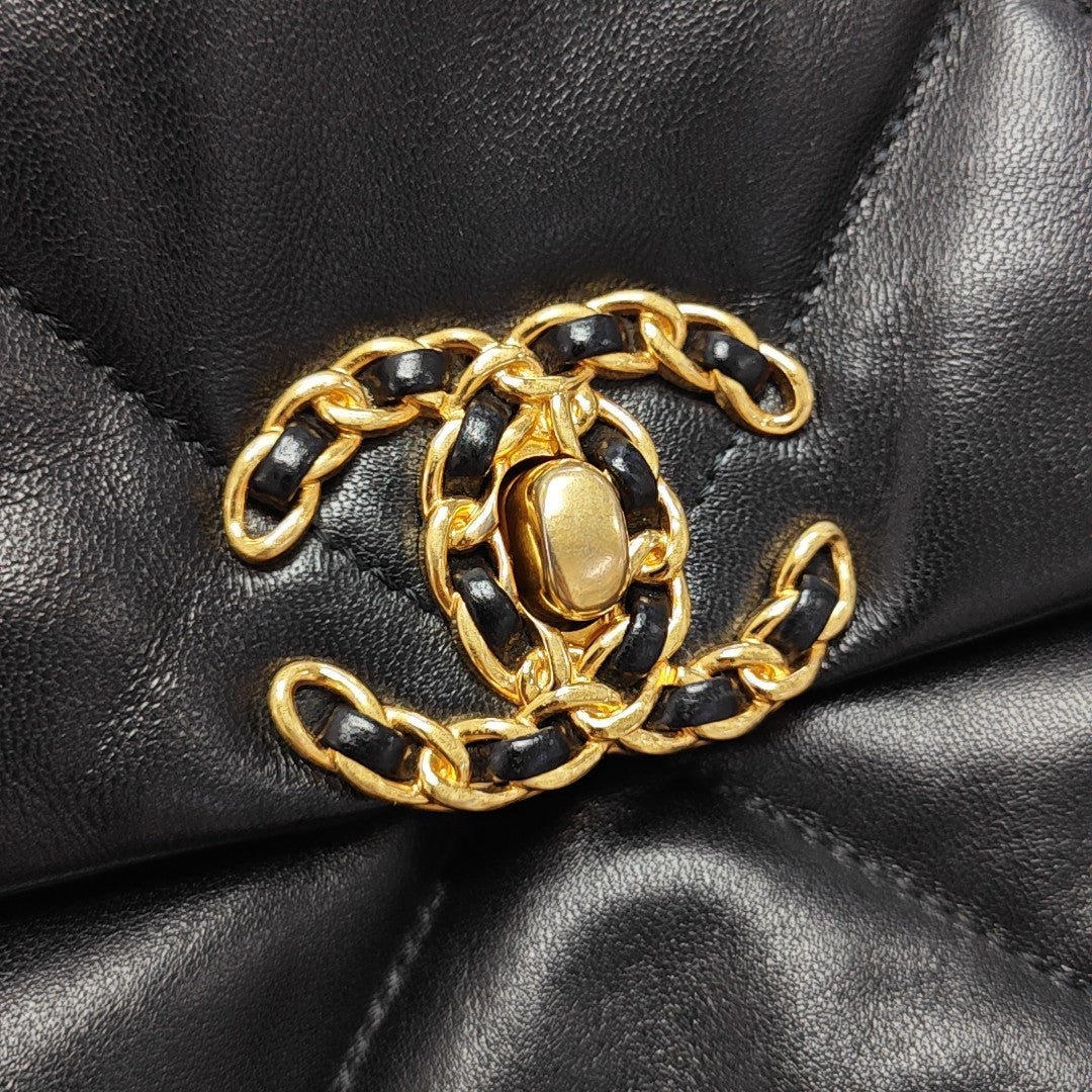 CHANEL 19 Small Quilted Lambskin Black