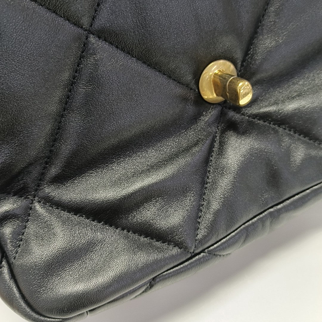 CHANEL 19 Small Quilted Lambskin Black