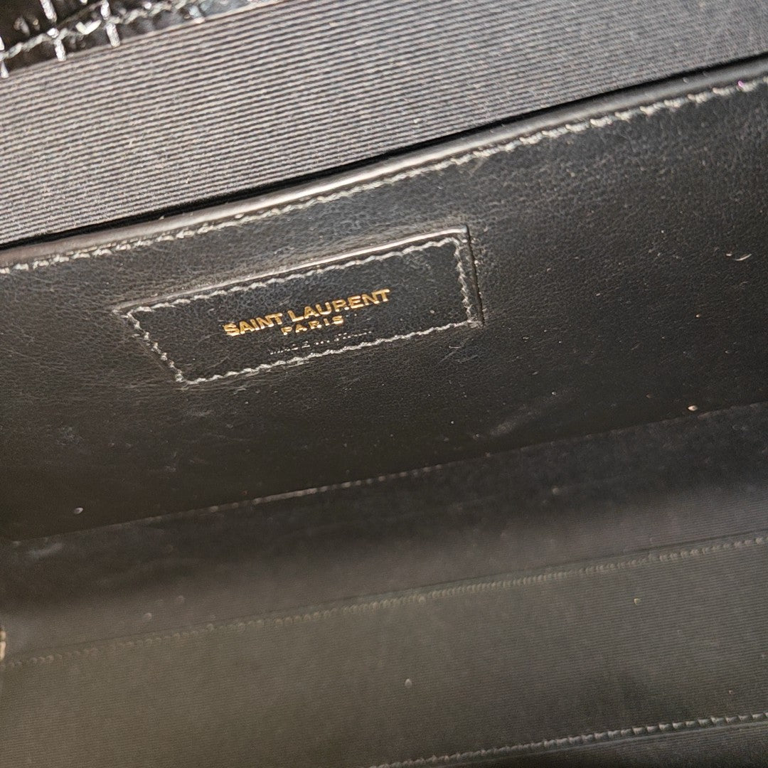 MANHATTAN Medium Calfskin Black