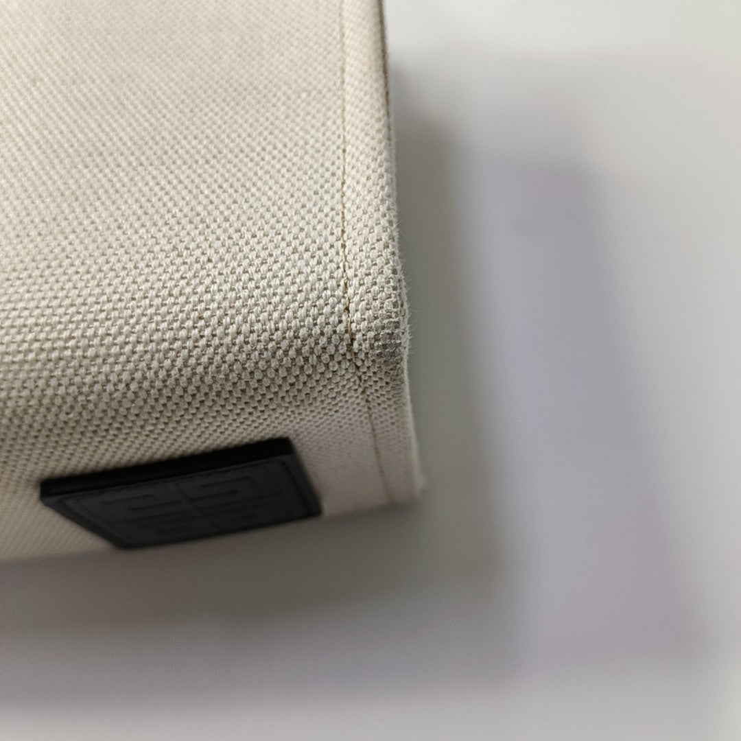Canvas White