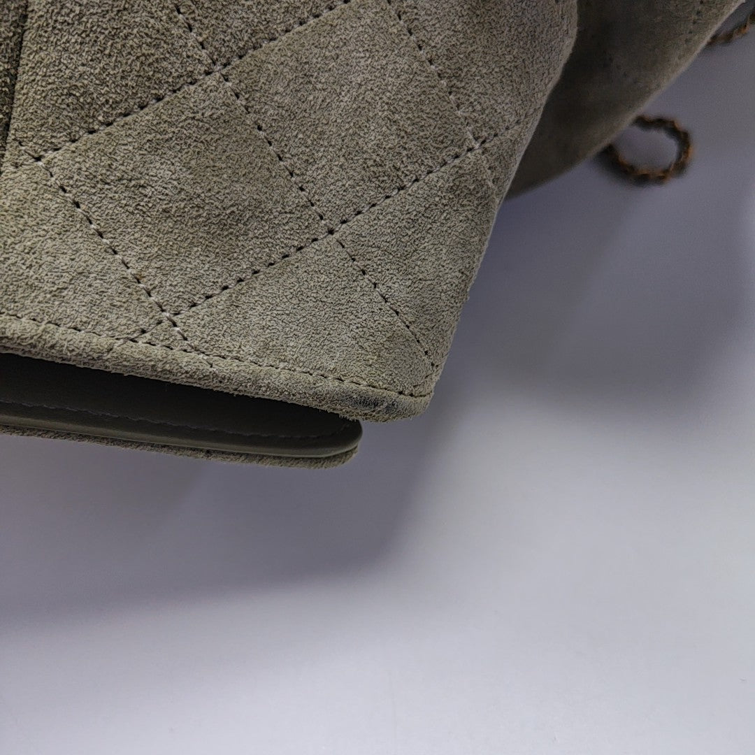 Authenticated pre-owned  CHANEL 25 Quilted Suede Green - Shoulder Bag at Looply