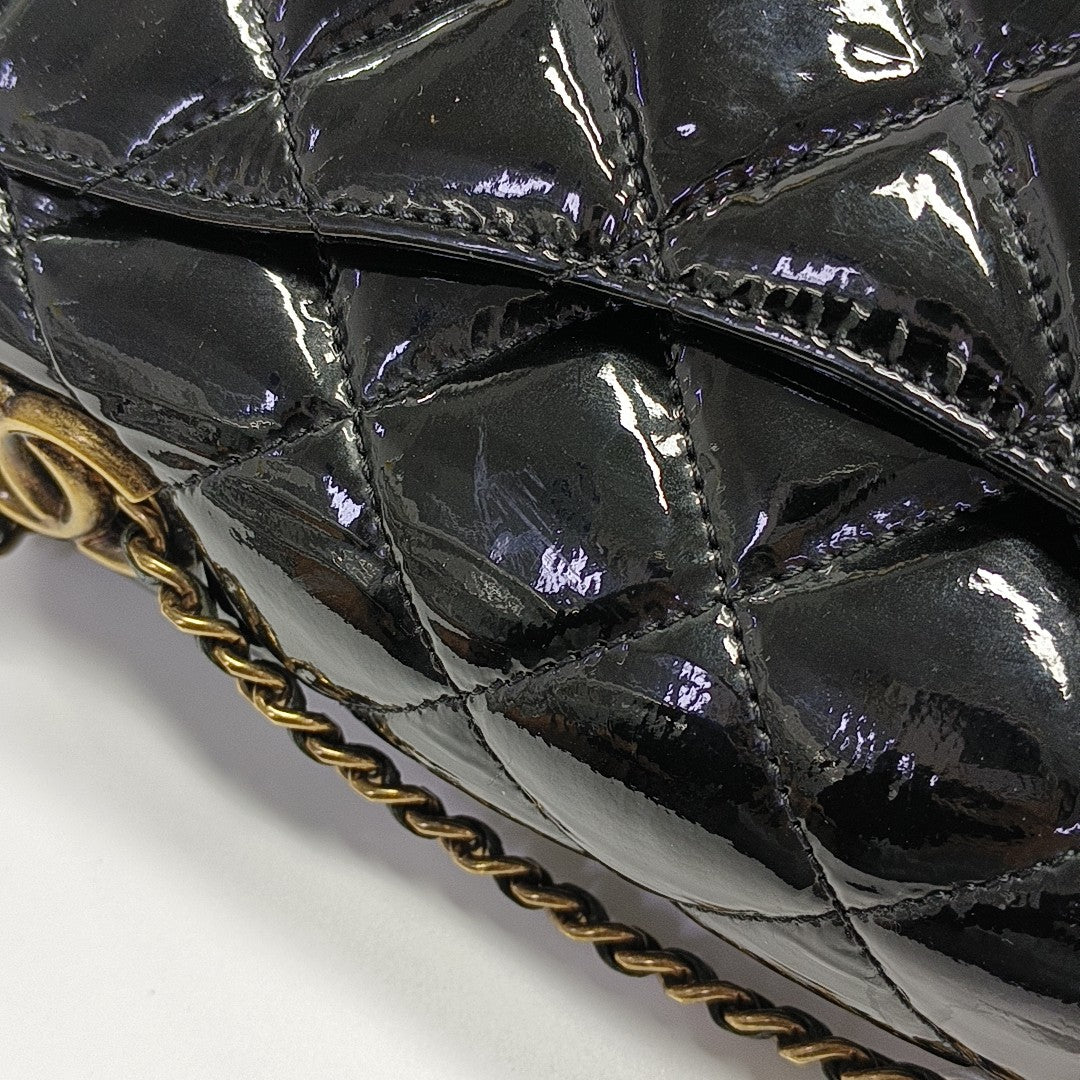 CLASSIC FLAP Quilted Patent Leather Black