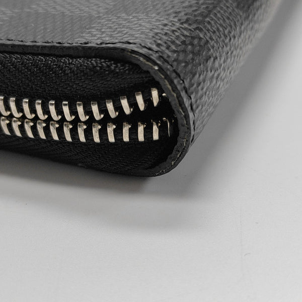 ZIPPY Damier Graphite Coated Canvas Gray Wallet