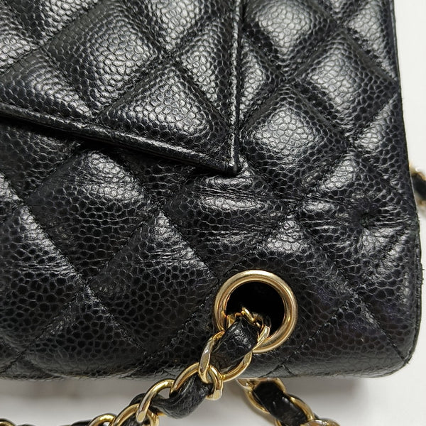CLASSIC FLAP Medium Quilted Grained Calfskin Black
