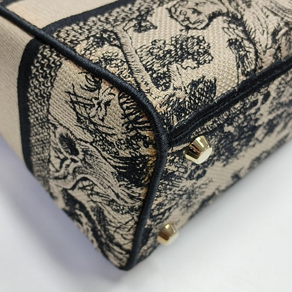 Authenticated pre-owned  Lady D-Lite Medium Canvas Beige - Shoulder Bag at Looply