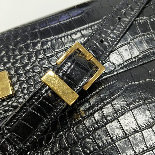 MANHATTAN Medium Calfskin Black
