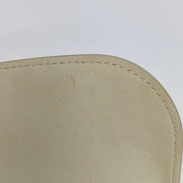 Bobby Medium Calfskin White