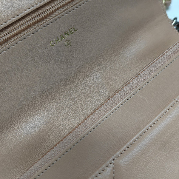 CHANEL 19 WOC Quilted Lambskin Pink
