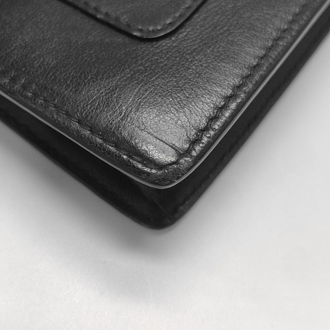 BVLGARI LOGO Piel de becerro acolchada negra