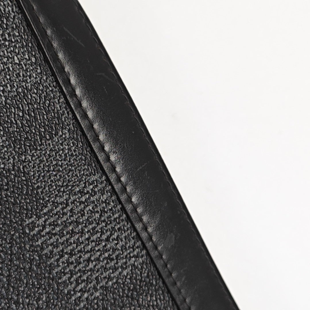 Pochette Voyag MM Damier Graphite Coated Canvas Gray