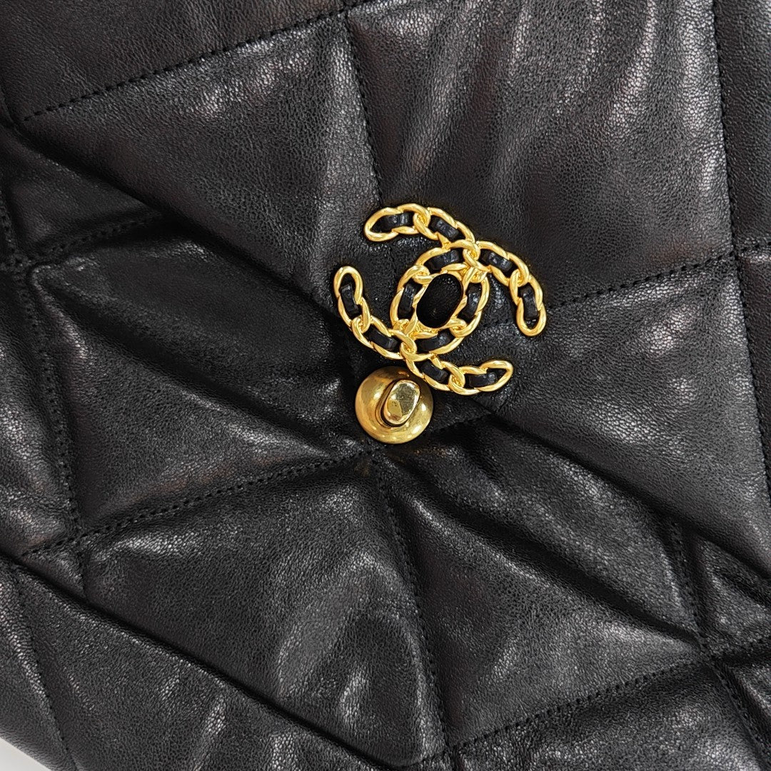 CHANEL 19 Maxi Quilted Lambskin Black