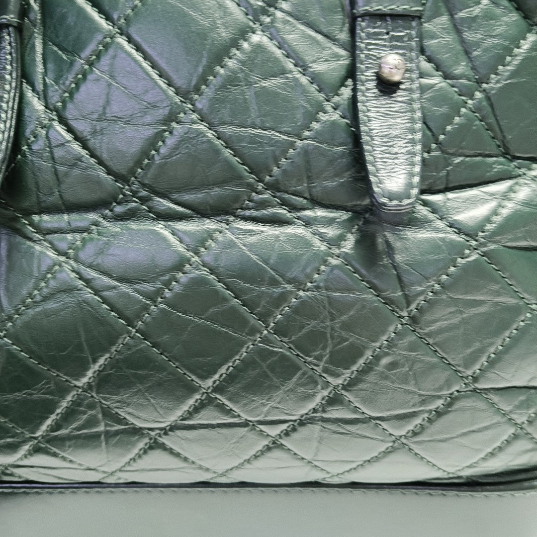 GABRIELLE Medium Quilted Calfskin Green