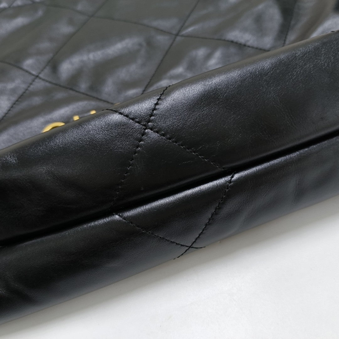 CHANEL 22 Small Quilted Calfskin Black