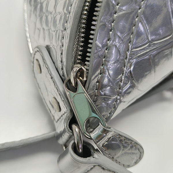 Souvenirs Leather Silver