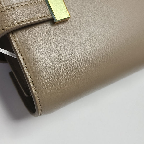 MANHATTAN Medium Calfskin Beige