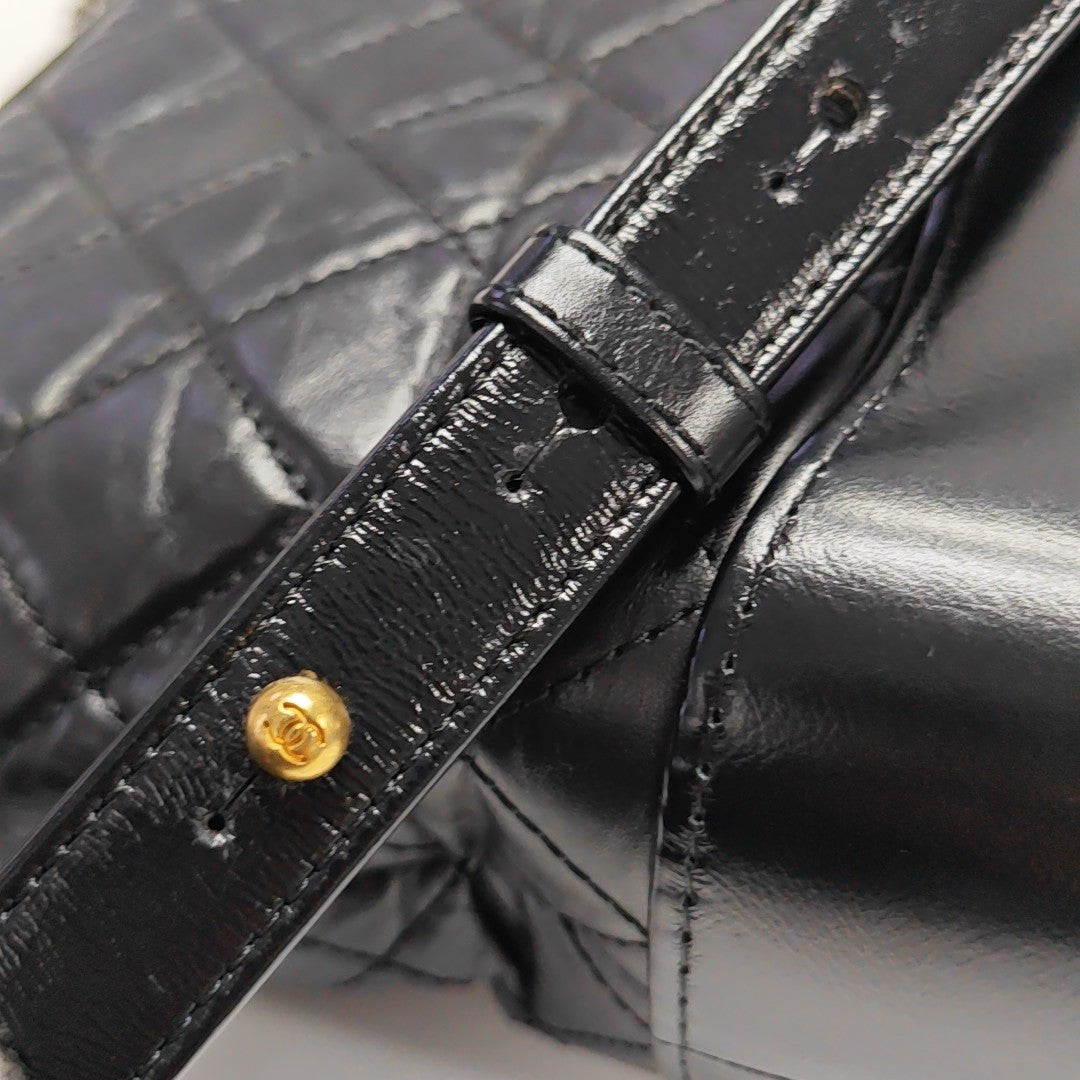 GABRIELLE Medium Quilted Calfskin Black