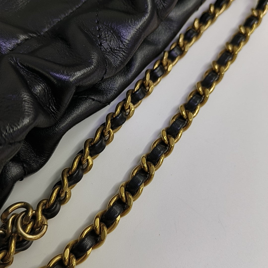 CHANEL 22 Mini Quilted Calfskin Black