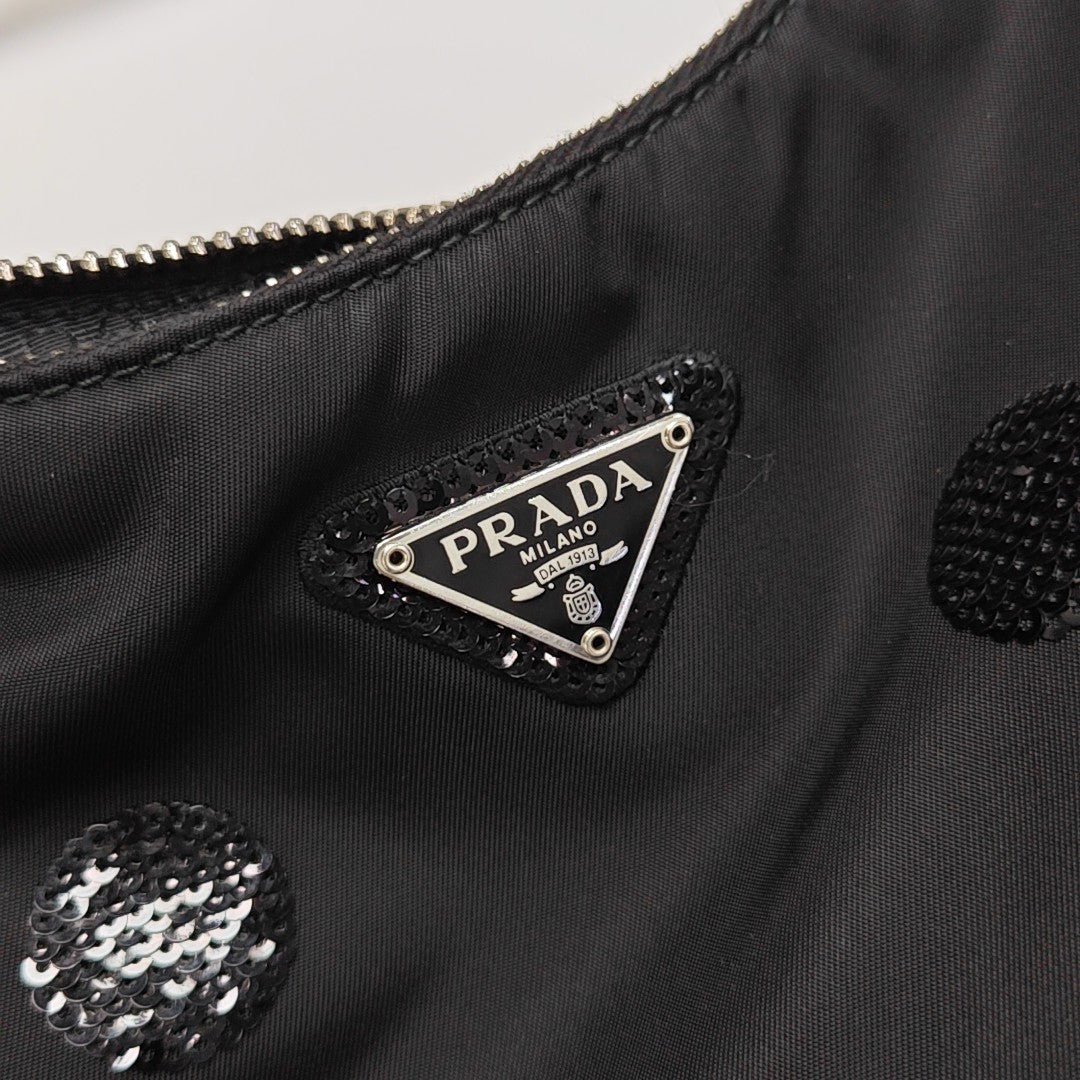 Re-Edition2005 Nylon Black