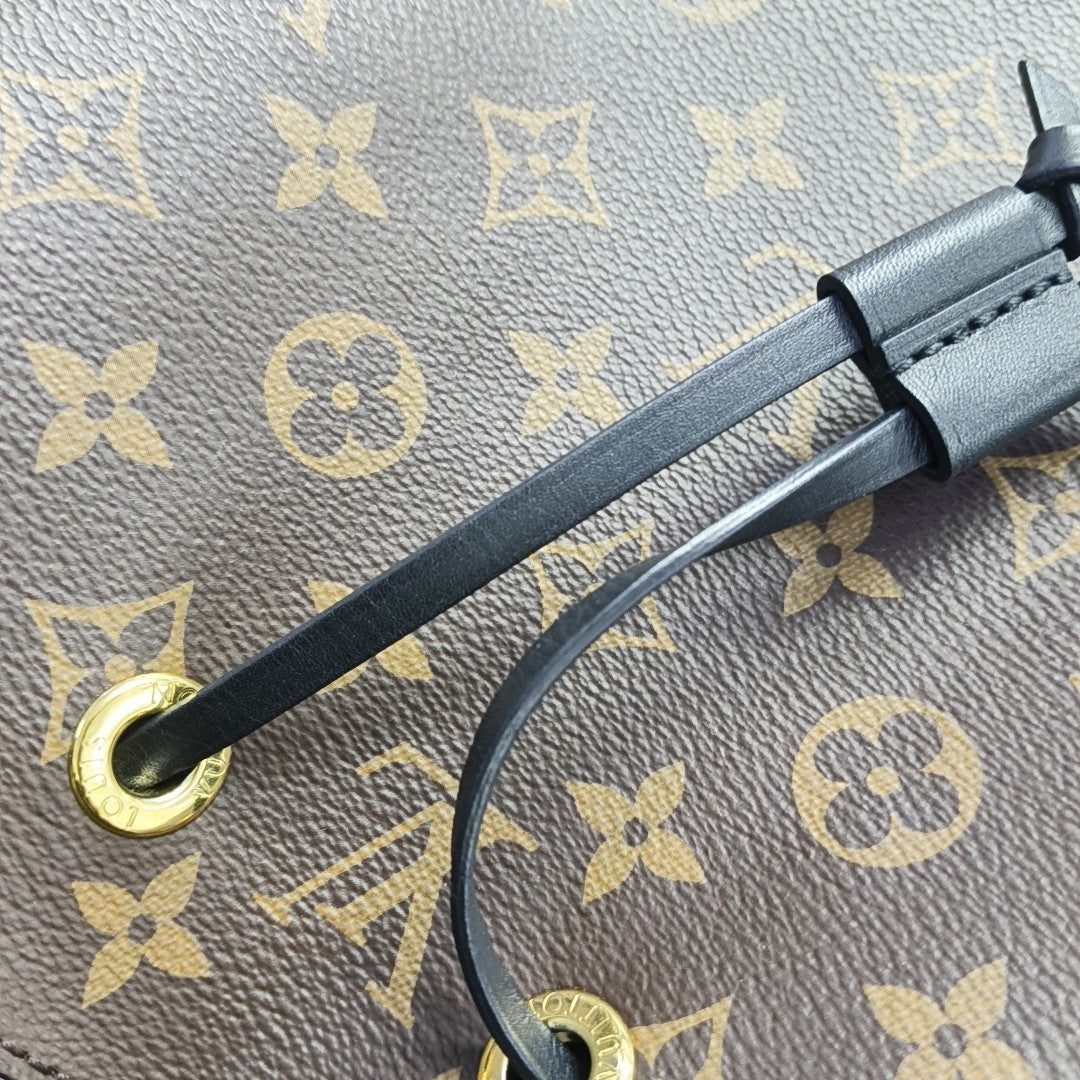 NÉONOÉ MM Monogram Coated Canvas Brown