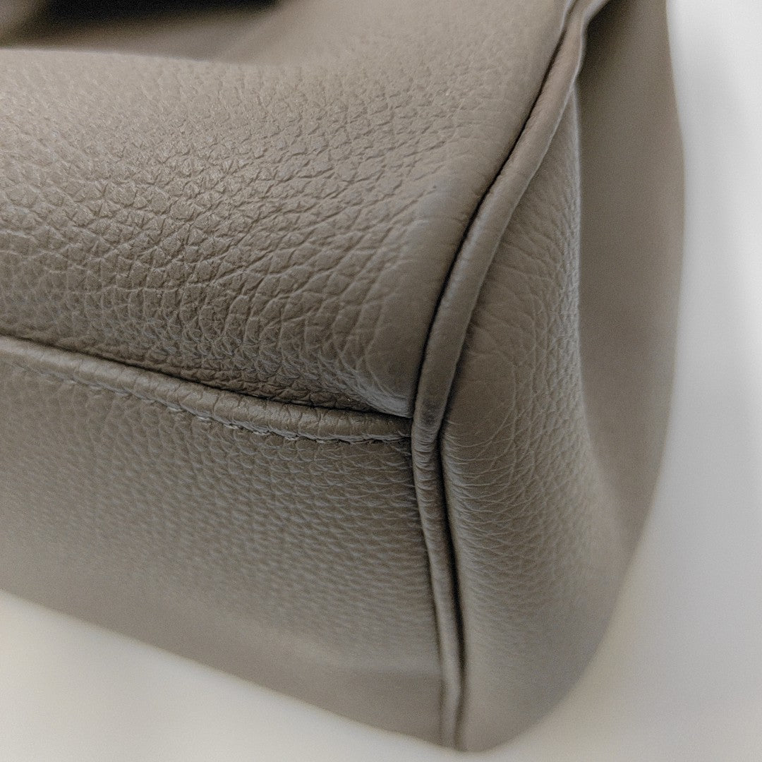 16 Medium Calfskin Gray