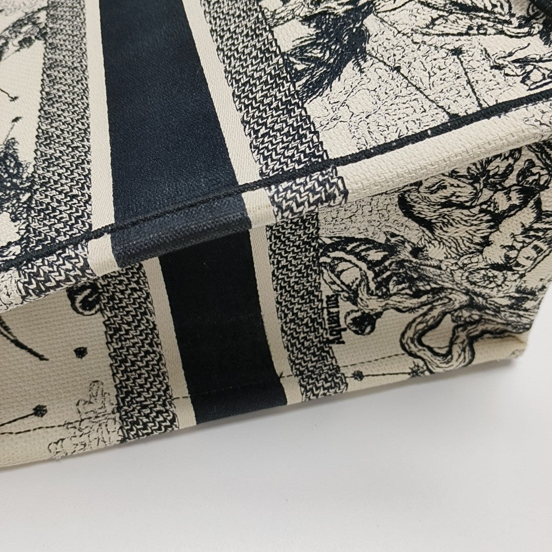 Book Tote Medium Canvas White