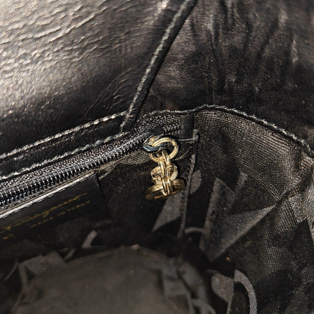 Vara Small Calfskin Black