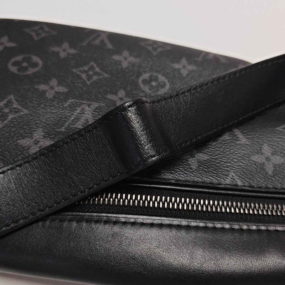 DISCOVERY Monogram Coated Canvas Black