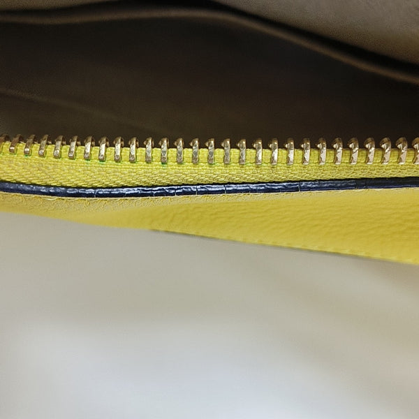 Puzzle Medium Calfskin Yellow