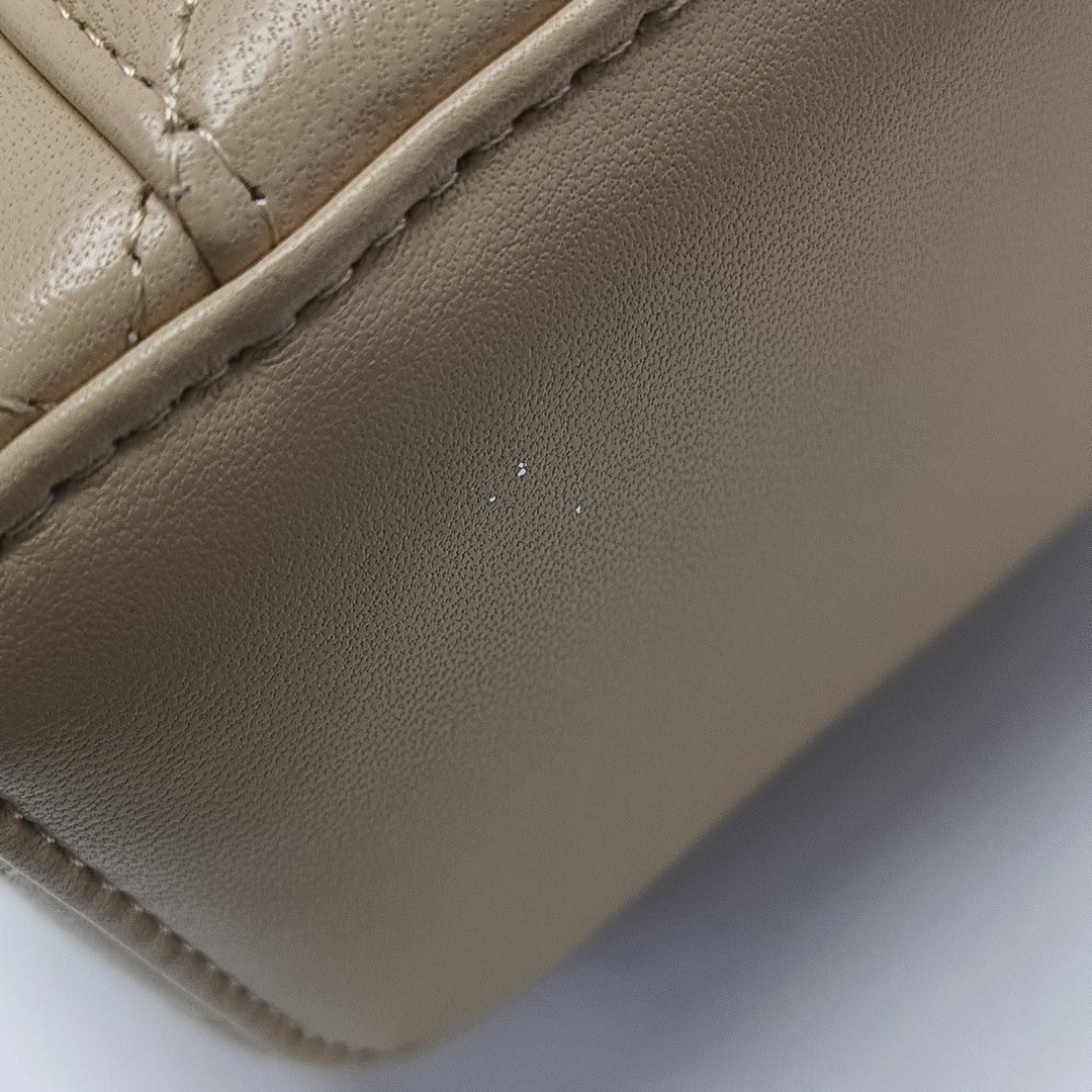 VANITY CASE Small Quilted Lambskin Beige