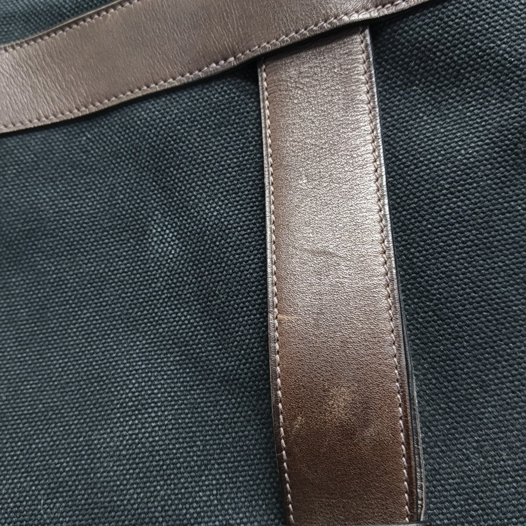 Arion Canvas Black