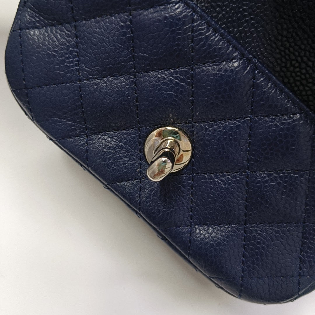 CLASSIC FLAP Quilted Grained Calfskin Blue