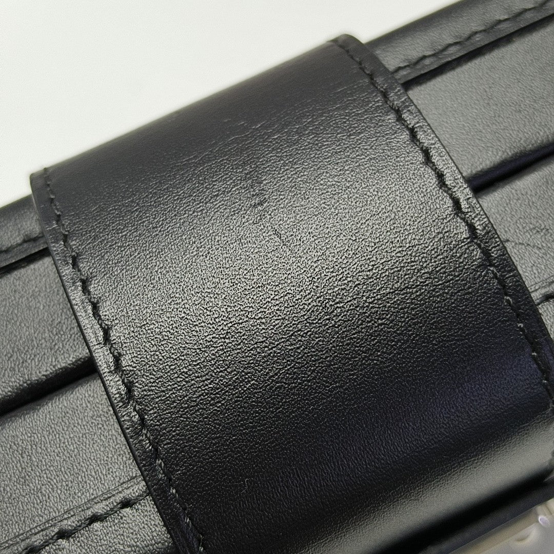 PETITE MALLE Sequins Black