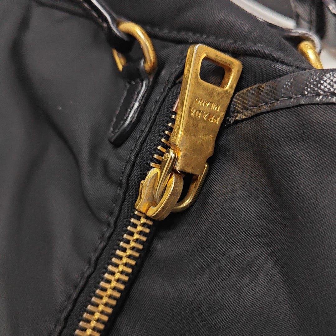 Vela Messenger Bag Nylon Black