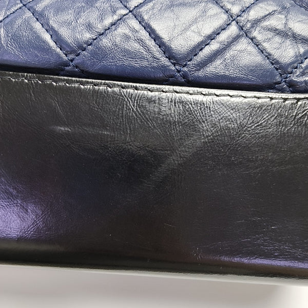 GABRIELLE Medium Quilted Calfskin Blue