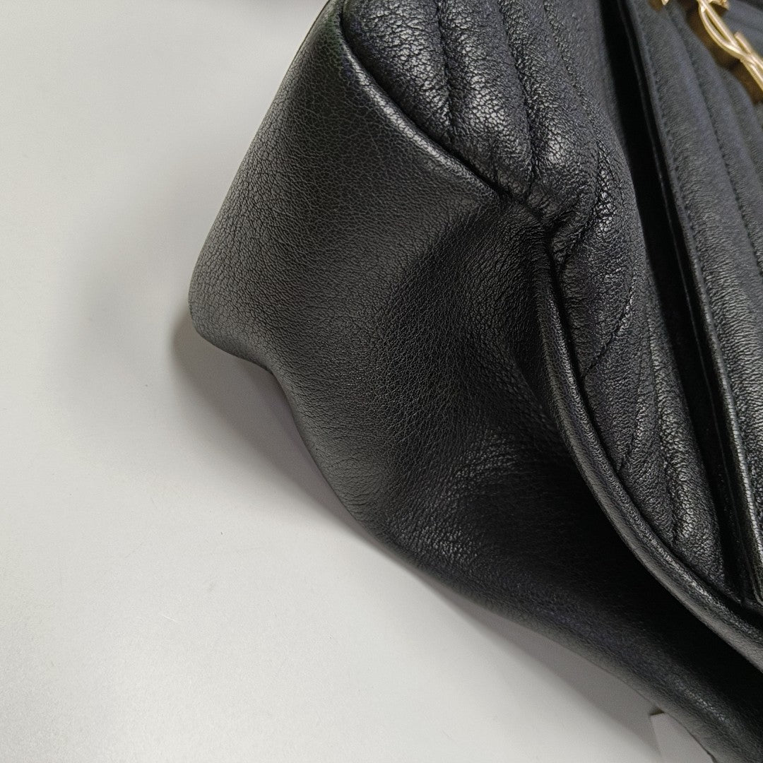 COLLEGE Large Chevron Lambskin Black
