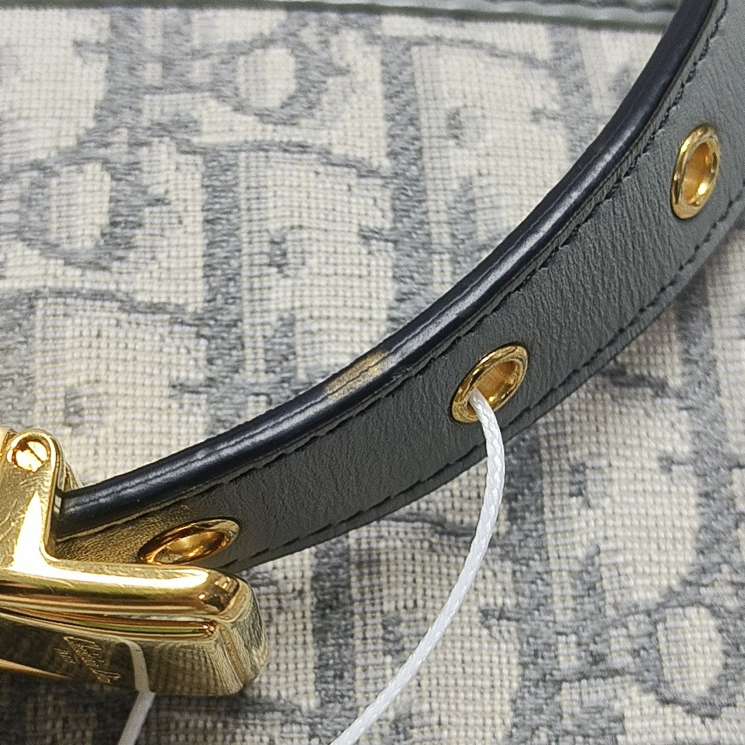 30 Montaigne Oblique Canvas Gray