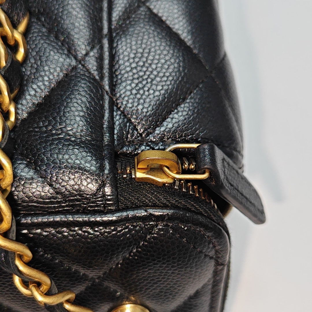 VANITY CASE Small Quilted Grained Calfskin Black