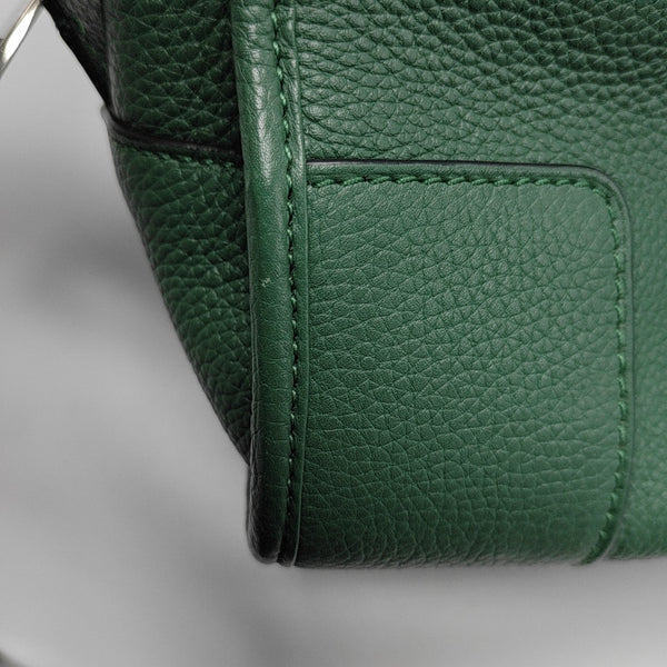 Authenticated pre-owned  Amazona Calfskin Green - Shoulder Bag at Looply
