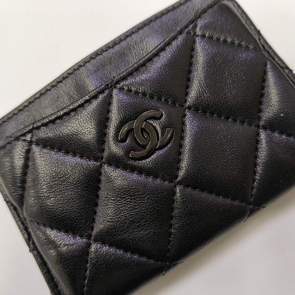 CLASSIC FLAP Quilted Lambskin Black Card Holder