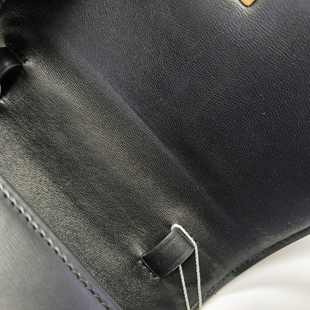 Authenticated pre-owned  CLASSIC BOX Mini Calfskin Black - Shoulder Bag at Looply