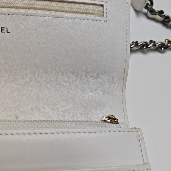 CHANEL 19 Piel de Cordero Acolchada Blanca